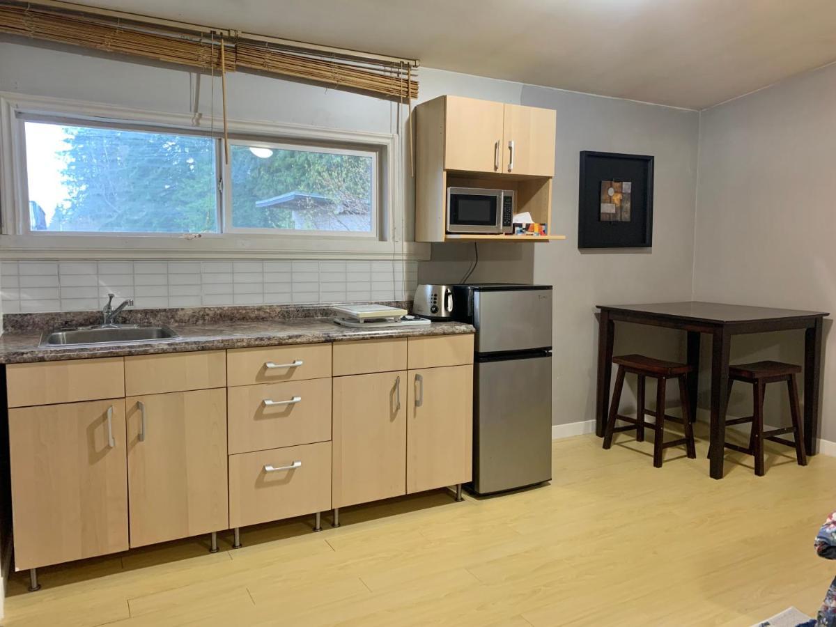 Whole Suite To Yourself At Coquitlam Centre! Порт-Кокітлем Екстер'єр фото